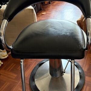 Black Swivel Salon Stool with Chrome Base